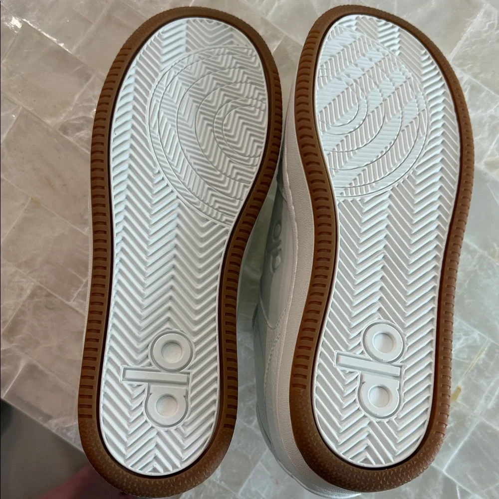 ALO Yoga White Plush Lined Sneakers - Picture 3 of 3